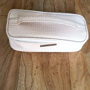 Cosmetic bag